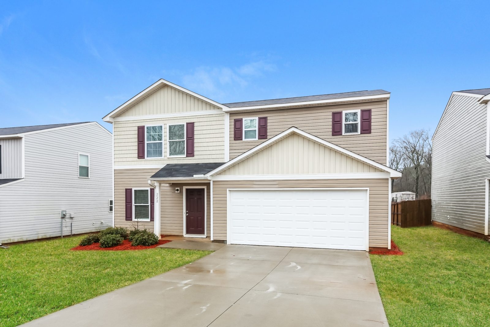 000 Front View ET21033