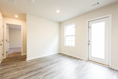 003 Living Room ET41042