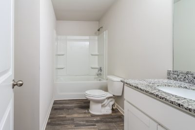 012 photo bathroom 13780301