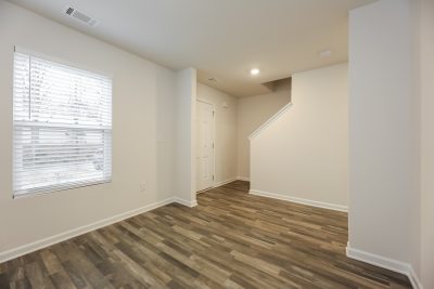 003 Living Room ET41152