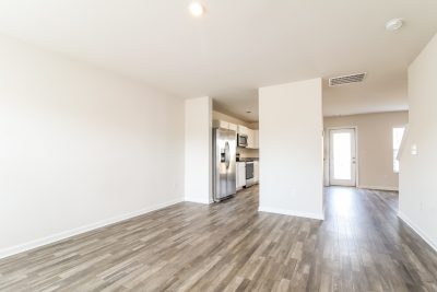 002 Living Room ET51167