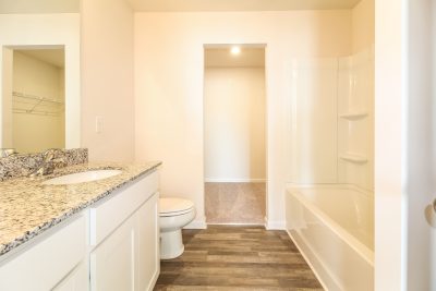 010 Main Bathroom ET51167