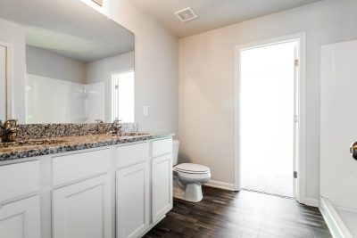 008 photo main bathroom 11079697