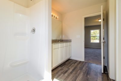 008 photo main bathroom 11992008