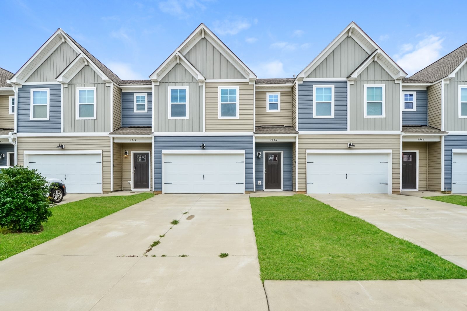 000 Front View ET31320