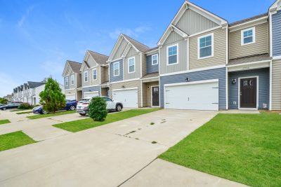 000 Front View ET31320