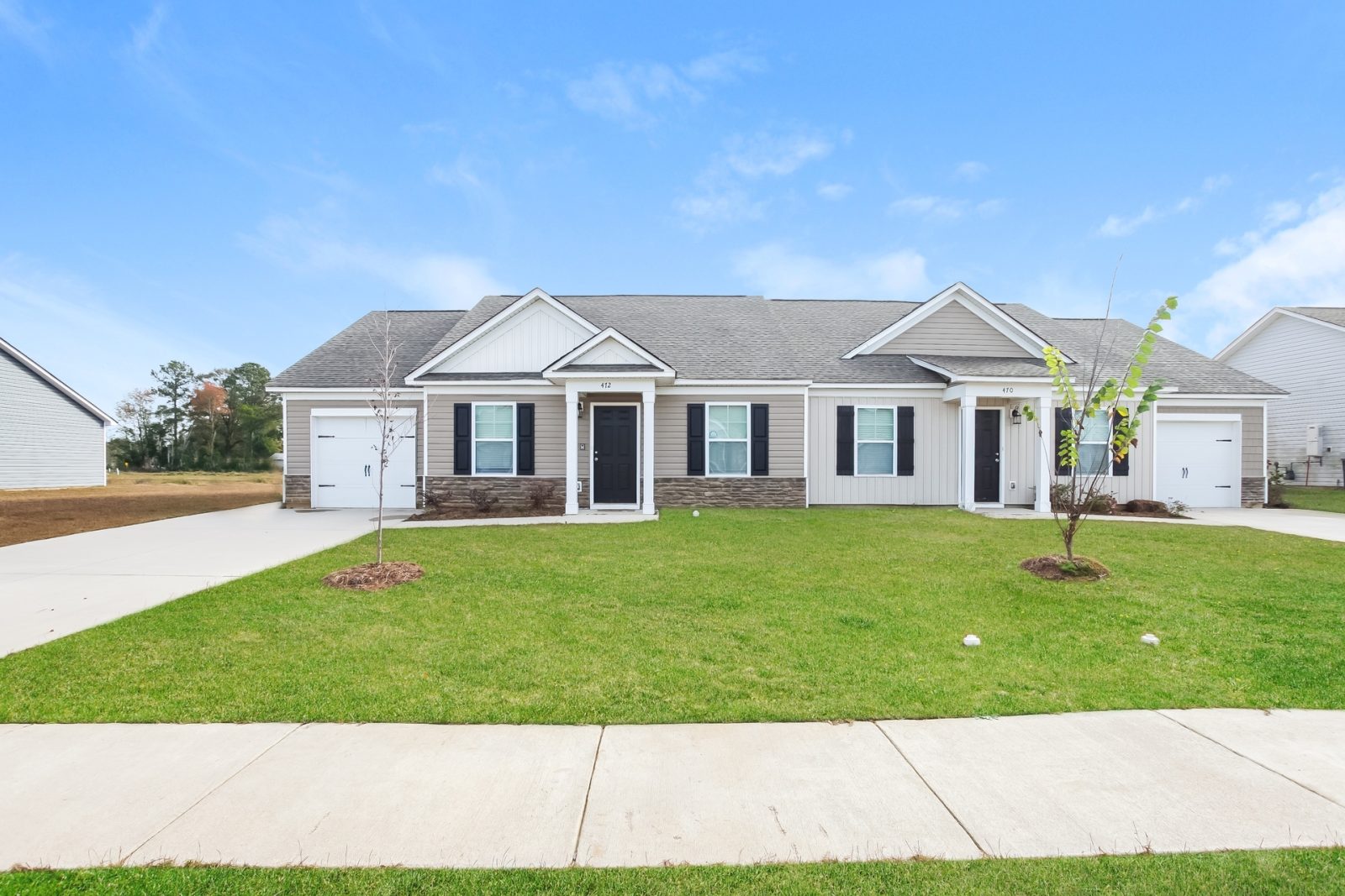 000 photo front view 13323270