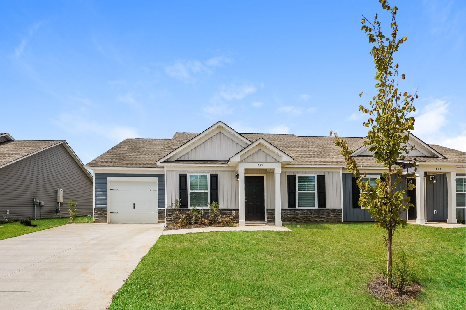 000 photo front view 11797261