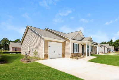 000 Front View 11797075