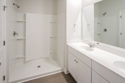008 photo main bathroom 11998355