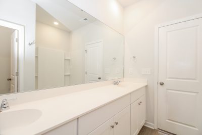 010 photo main bathroom 13077609