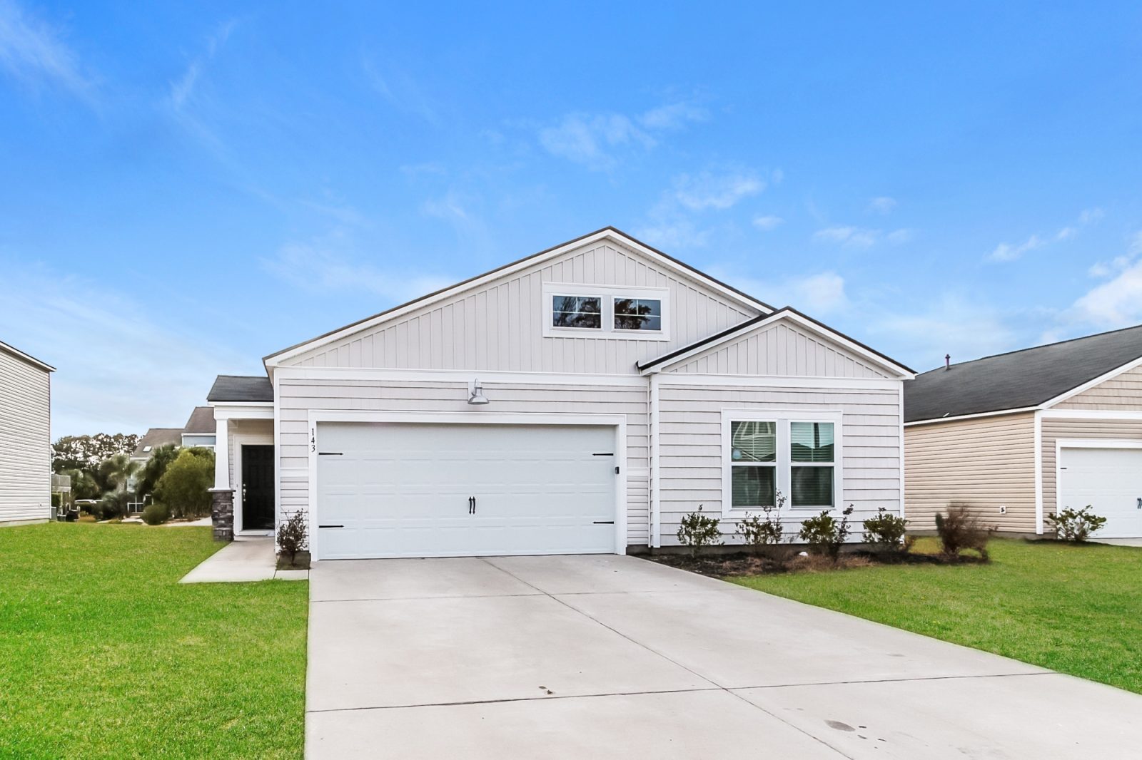 000 photo front view 13332683