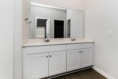 010 photo main bathroom 12953277