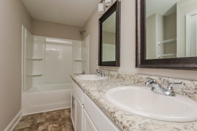 013 019 photo bathroom 10143050