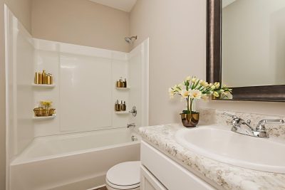 004 018 photo vs bathroom 15124094