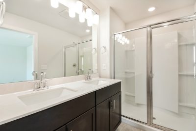 008 photo main bathroom 14045435