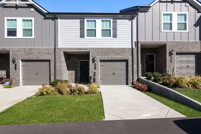 000 Front View 12335387