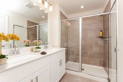 004 012 photo vs main bathroom 14879772