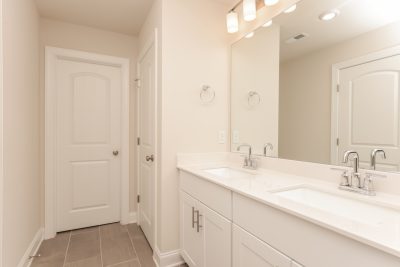 014 Bathroom ET31331