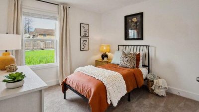 005 second bedroom 11 DSC066131