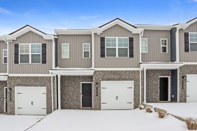 014 Front View 15141607