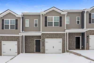 014 Front View 15142077