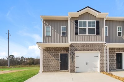014 Front View 15210194