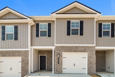 014 Front View 15210021