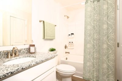 004 025 photo vs bathroom 15144469