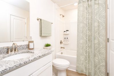 004 025 photo vs bathroom 15144469