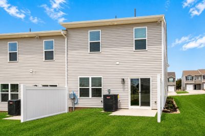 028 photo rear view 15131465