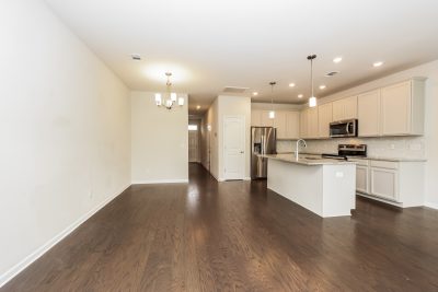004 Living Room ET21158