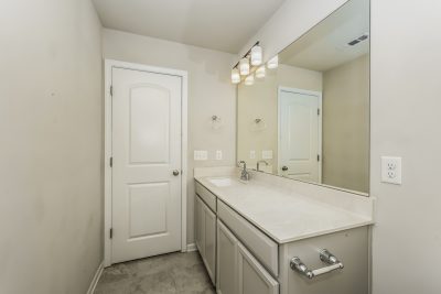 014 Bathroom ET21158