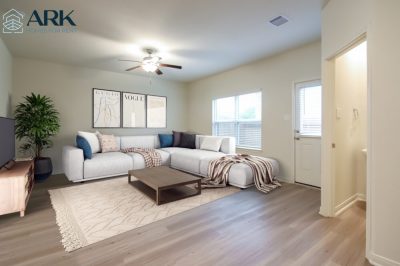 002 Brookshire TX 580 Solomon Ln