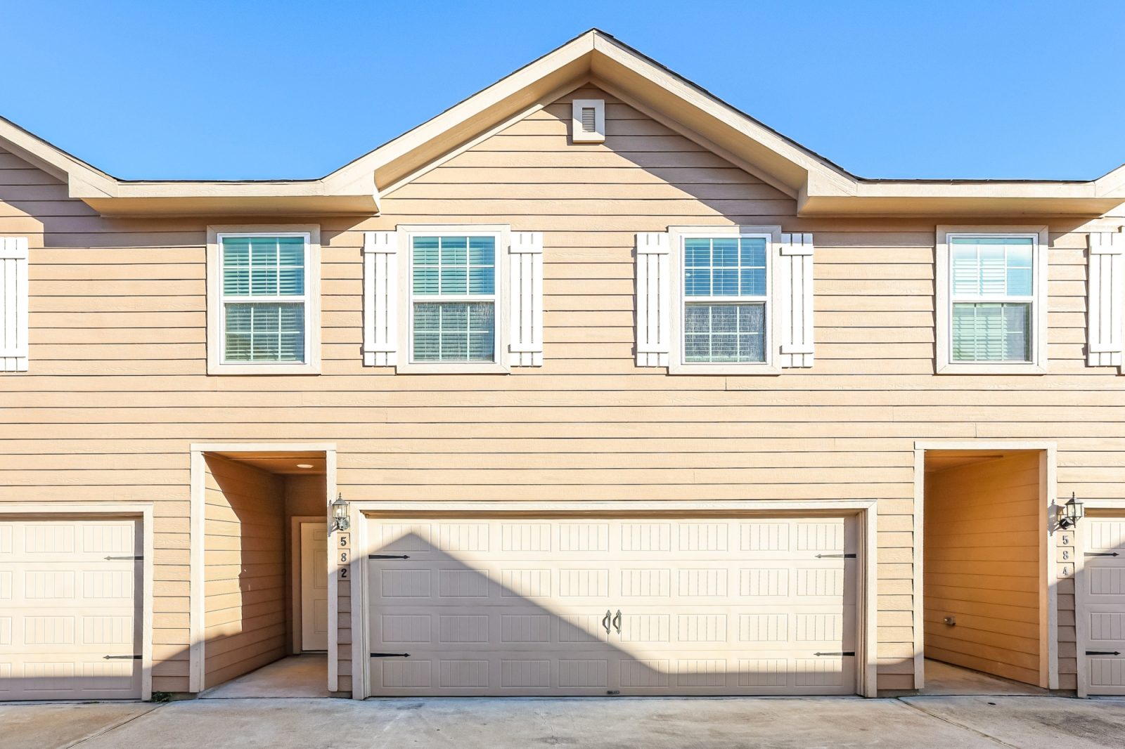 000 photo front view 15145213