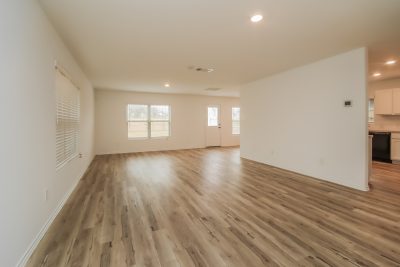 002 Living Room ET51280