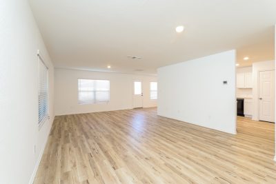 003 Living Room ET51280