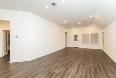003 Living Room ET51281