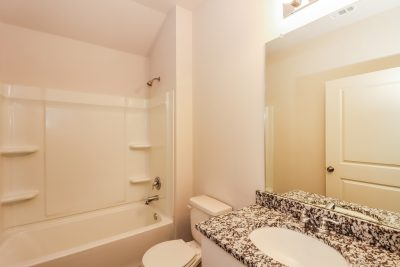008 photo main bathroom 11649976
