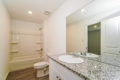 009 photo main bathroom 12275152