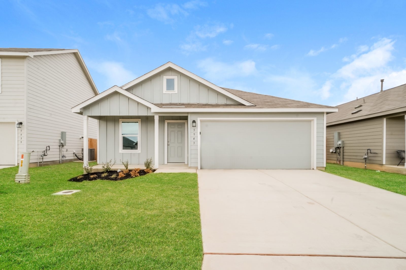 000 photo front view 12518276