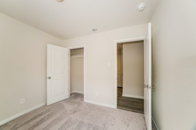 011 photo bedroom 11631022