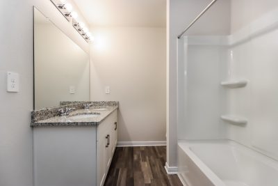 009 Main Bathroom ET51178