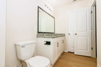 010 016 photo main bathroom 15150212