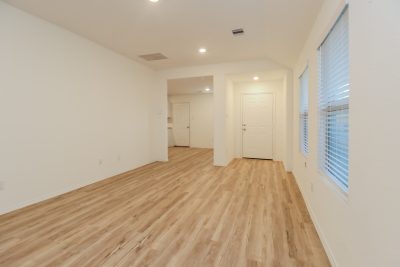 004 Living Room ET71118