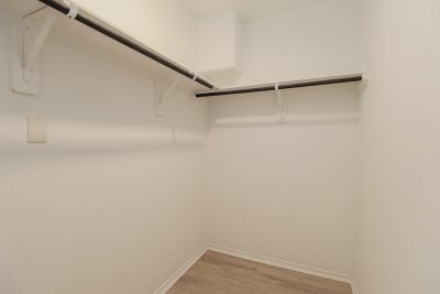 012 Walk In Closet ET71118
