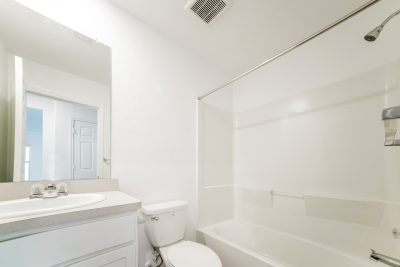 012 photo bathroom 11631031