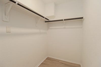 011 photo walk in closet 14180119