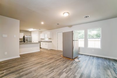 003 Living Room ET91084