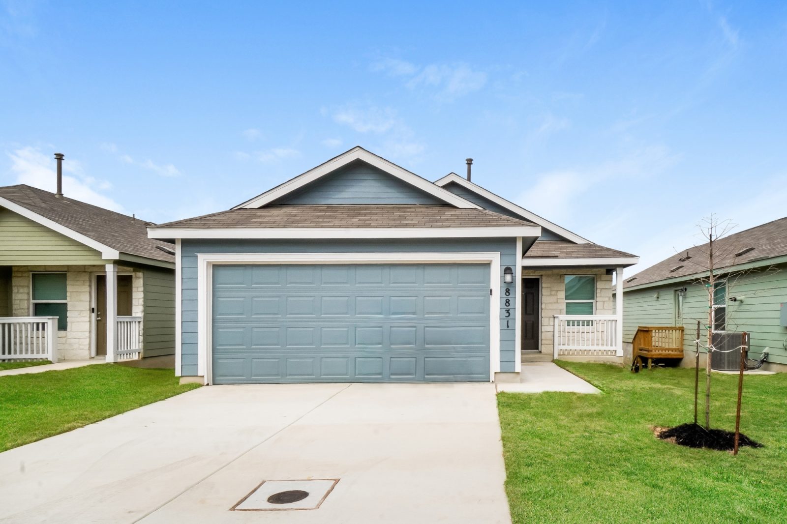 000 photo front view 12518293